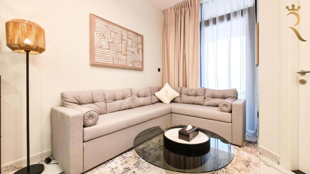 Un lugar para sentarse en Maryah Vista 1BR with Balcony