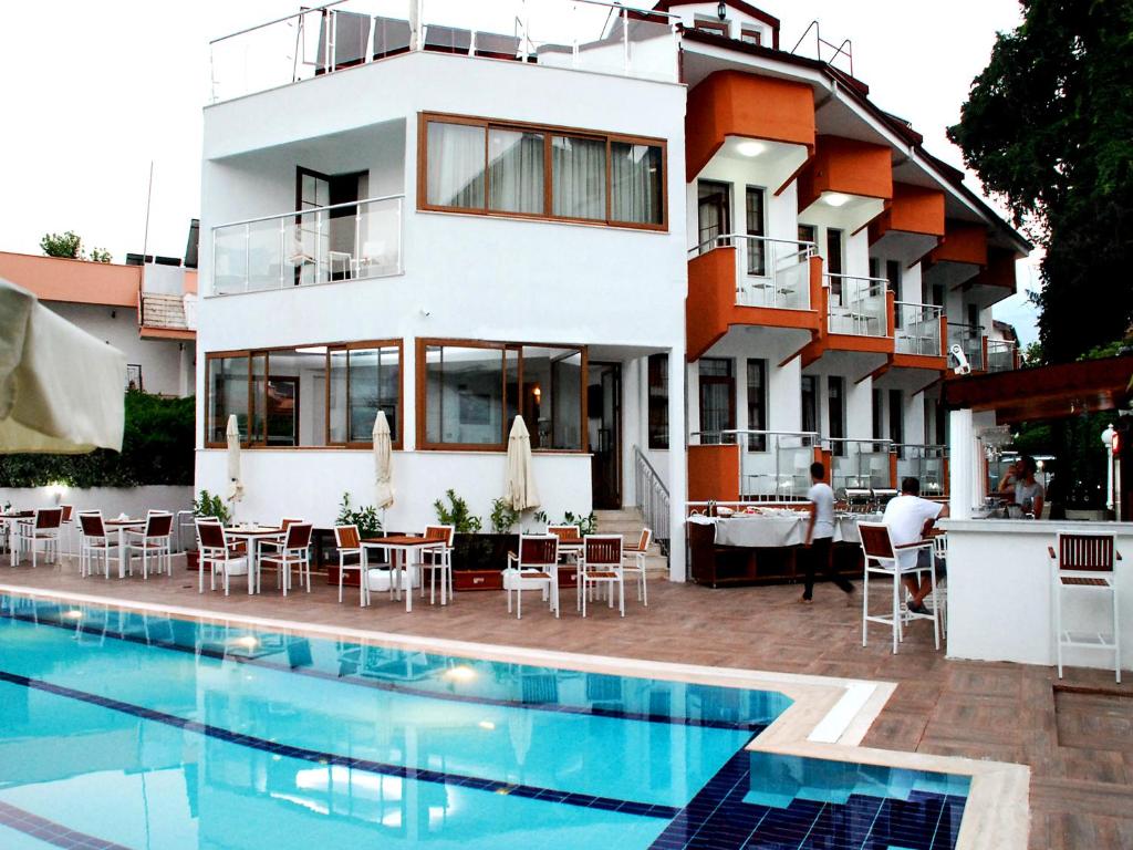 The swimming pool at or close to Elegance Hotel Kemer