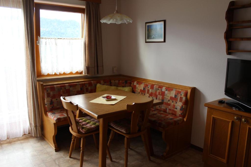 TV a/nebo společenská místnost v ubytování Landhaus Stocker