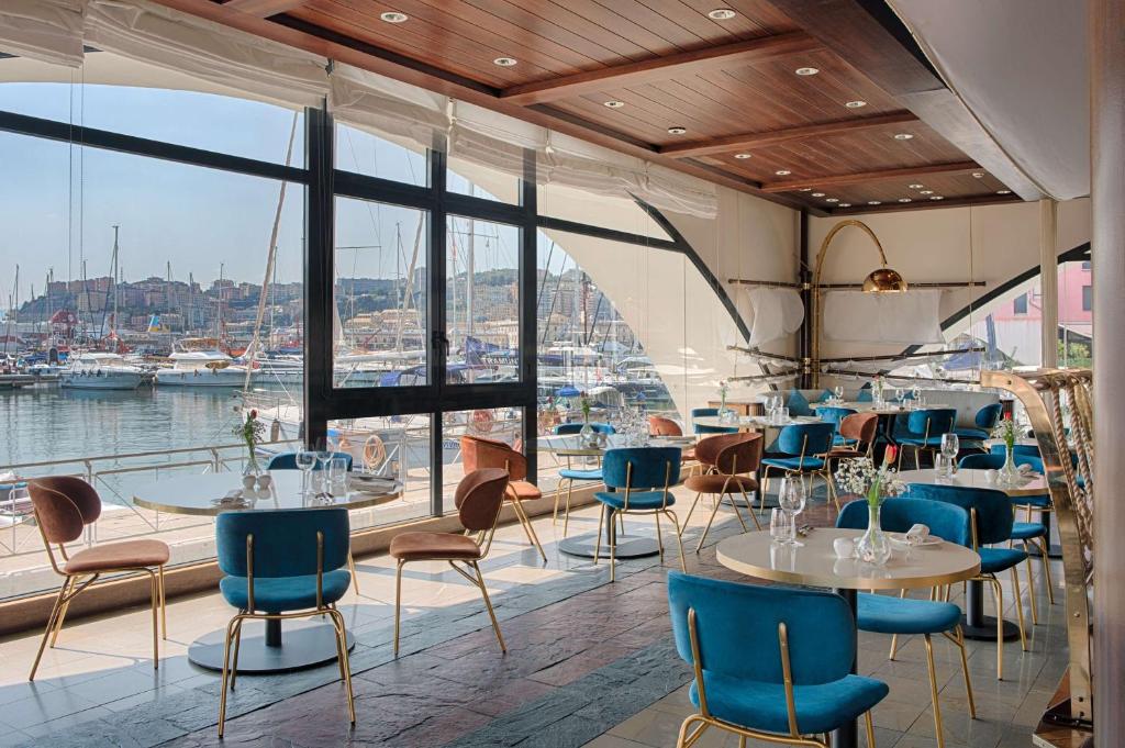 NH Collection Genova Marina - Resim 8