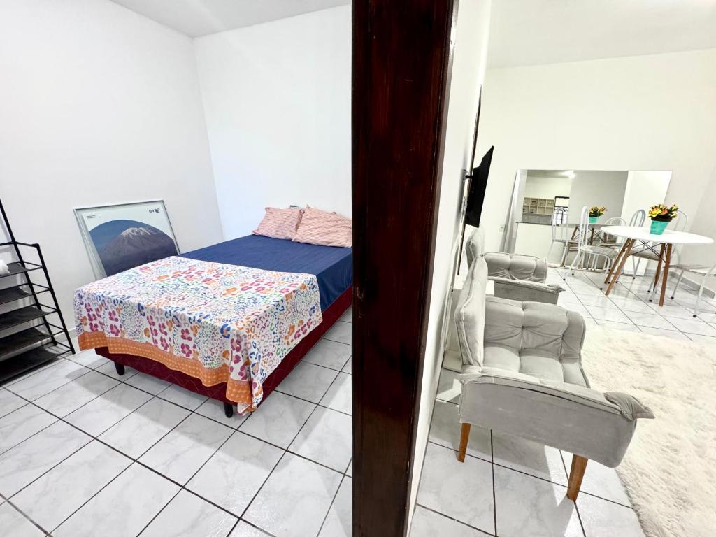 Postel nebo postele na pokoji v ubytování Apt3 Grande com 2 Quartos 2 cama-casal WIFI Smart TV Garagem a 1 min Rodoviaria