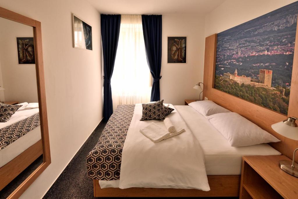 Hotel Orient Zagreb - Resim 39