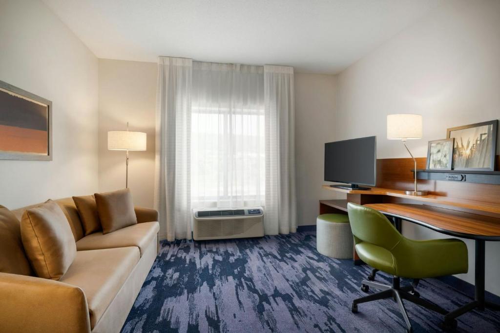 Fairfield Inn & Suites by Marriott Bristol - Estudio, 1 King, Sofá Cama