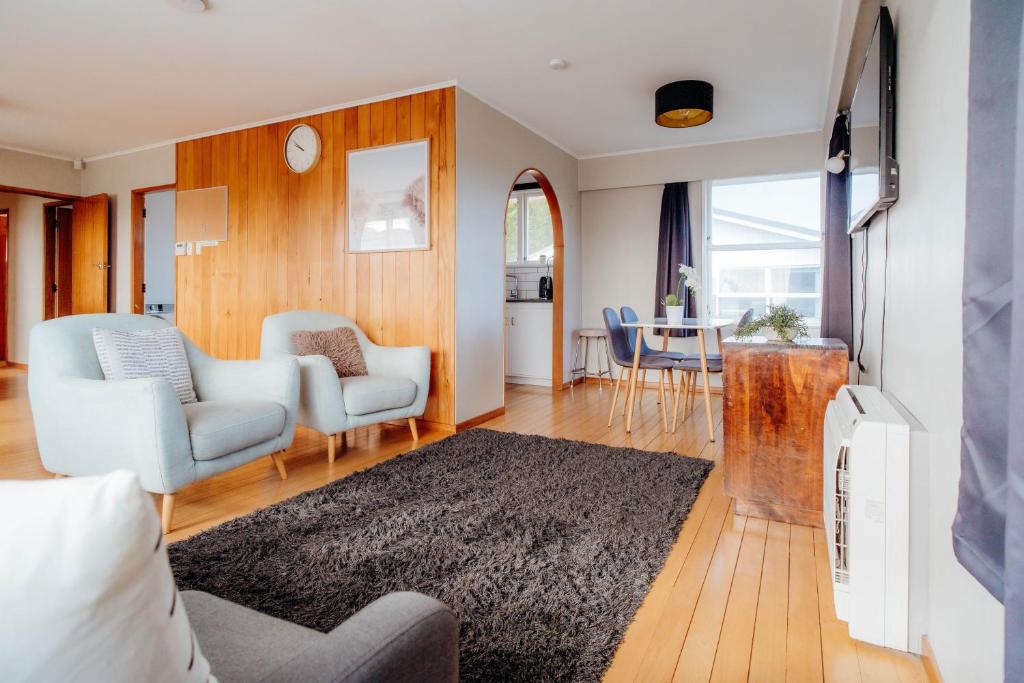 3 Bedroom House Rotorua Fully Fenced & Secure - Resim 1