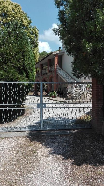 Budynek, w którym mieści się gospodarstwo agroturystyczne