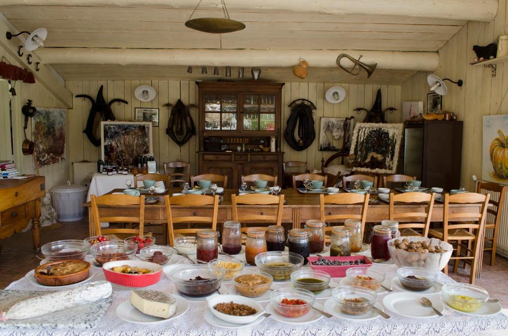 MAS DES FIGUES -très calme- Certifié Biologique FRBio10-Parc Naturel écologique vivant- piscine 12x6-Copieux brunch paysan méditerranéen du jardin cuisine maison huile d'olive-Agritourisme-Alpilles-Saint Rémy de Provence- du 30 avril au 20 septembre 2026- - 5