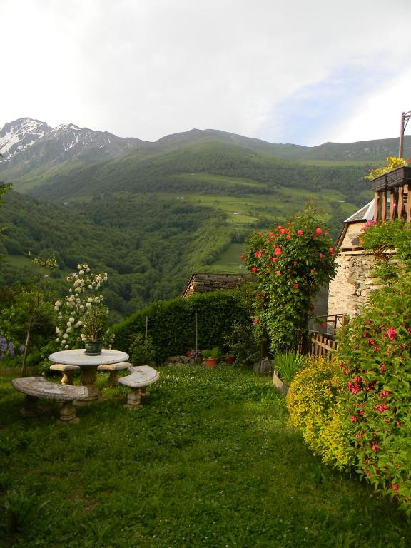 Nespecifikovaný výhled na hory nebo výhled na hory při pohledu z bed and breakfast