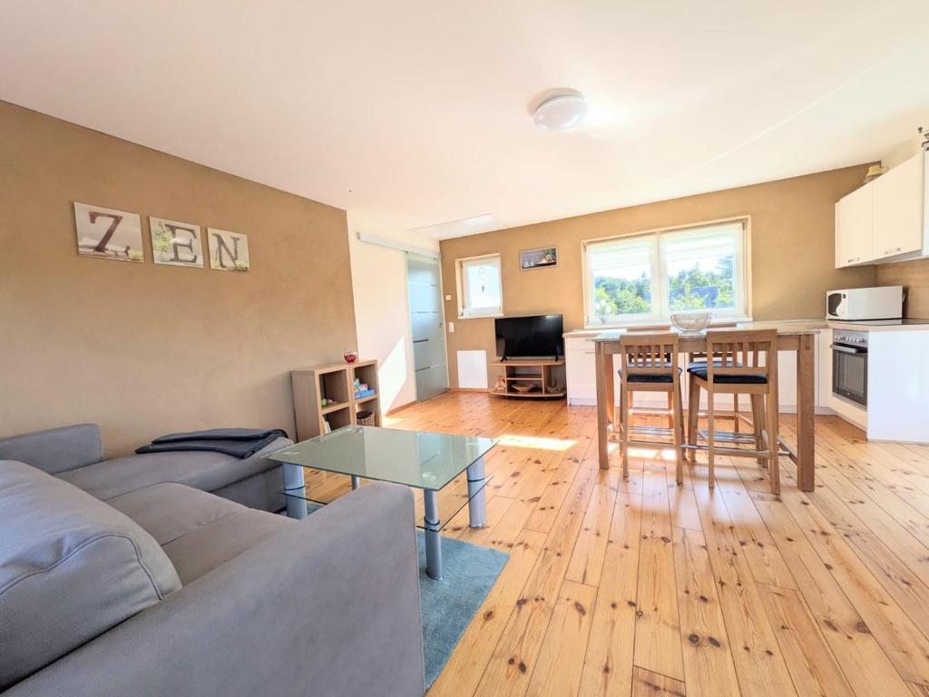 Køkken eller tekøkken på Ferienwohnung Gartenblick