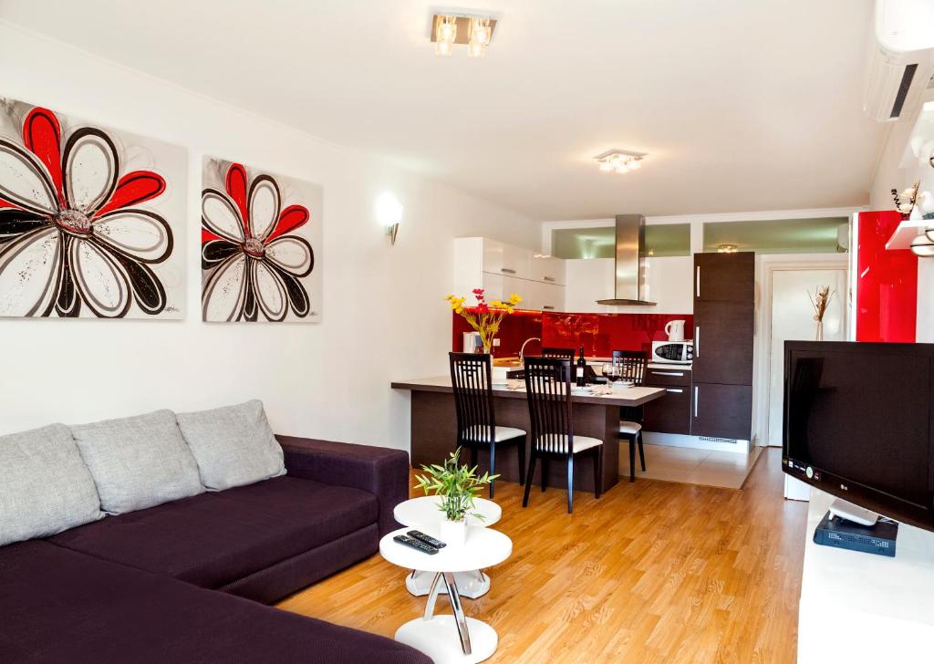 Kuchyňa alebo kuchynka v ubytovaní Apartment Lejo