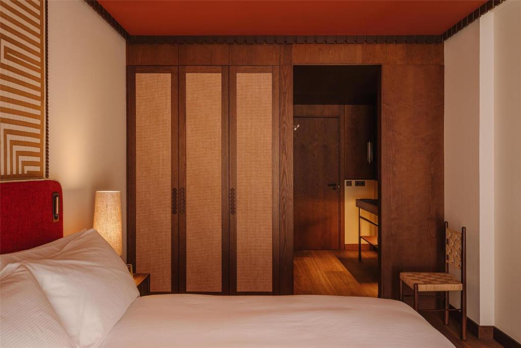 Palacio De Godoy Caceres, Curio Collection By Hilton - 1