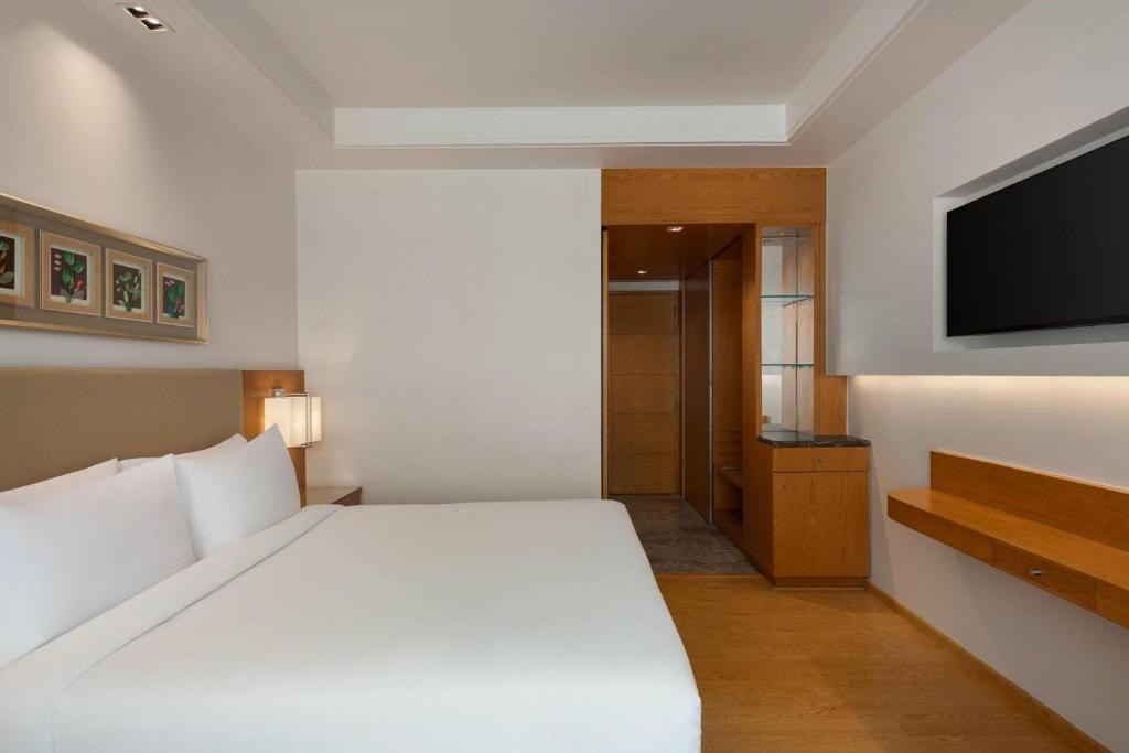 Golden Tulip Vasundhara - 