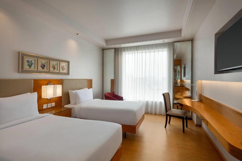 Golden Tulip Vasundhara - 