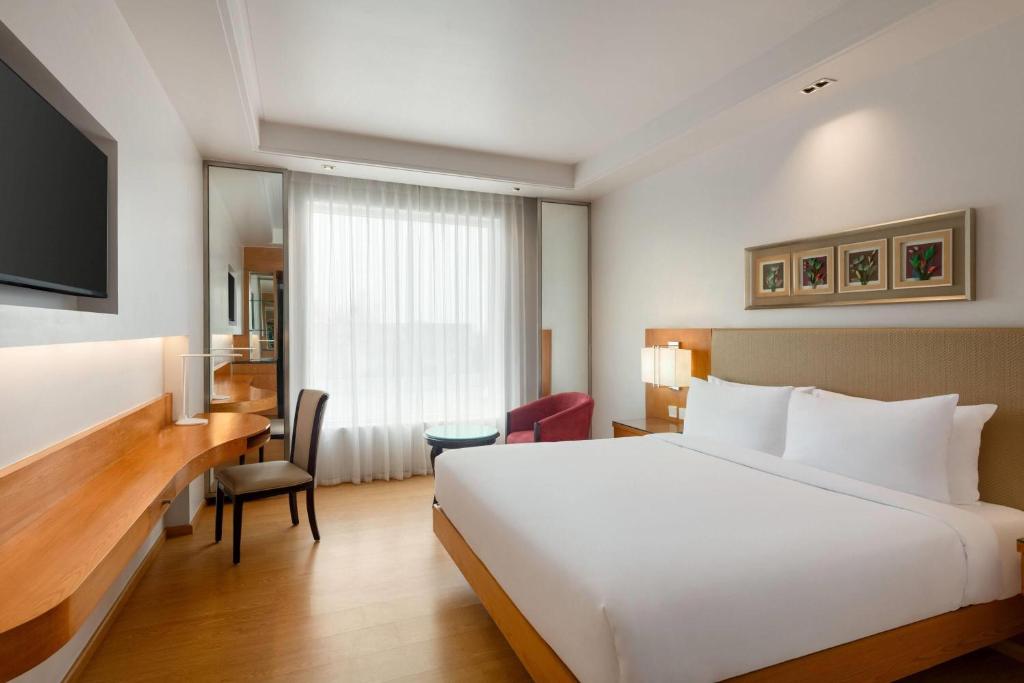 Golden Tulip Vasundhara - 