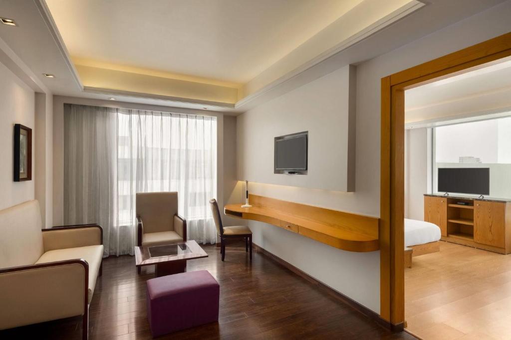 Golden Tulip Vasundhara - 