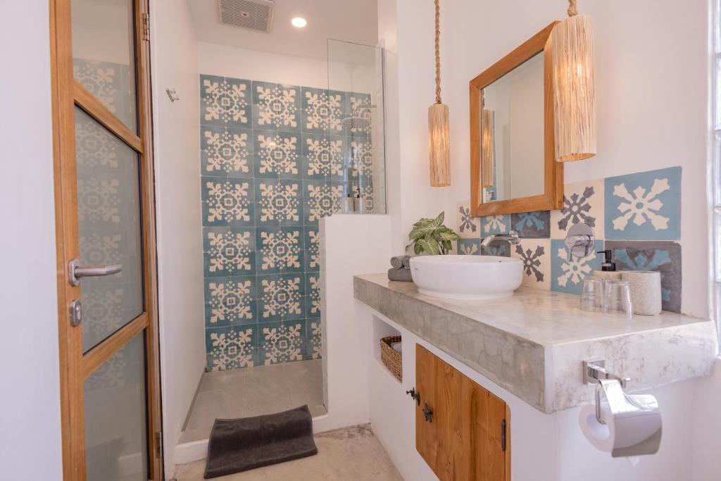 Seaesta Komodo Hotel & Hostel - 4