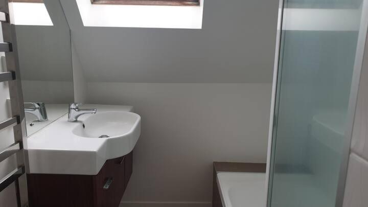 3-Bedrooms Home near CBD - Resim 21