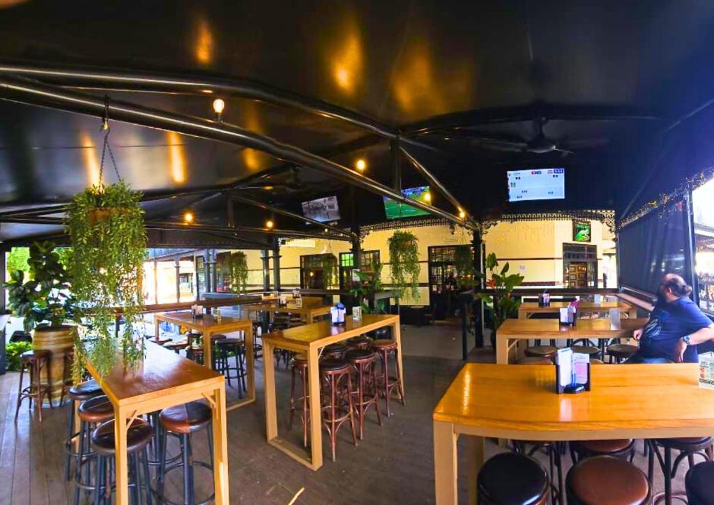 The Grand Hotel Cairns - Resim 4