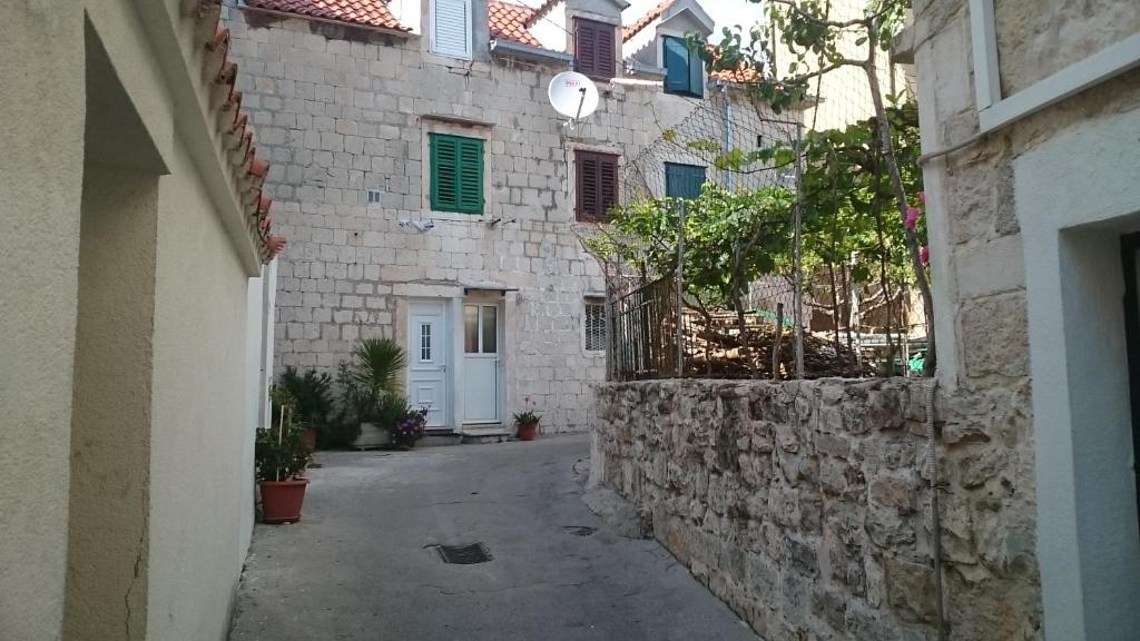 Budova, v ktorej sa apartmán nachádza