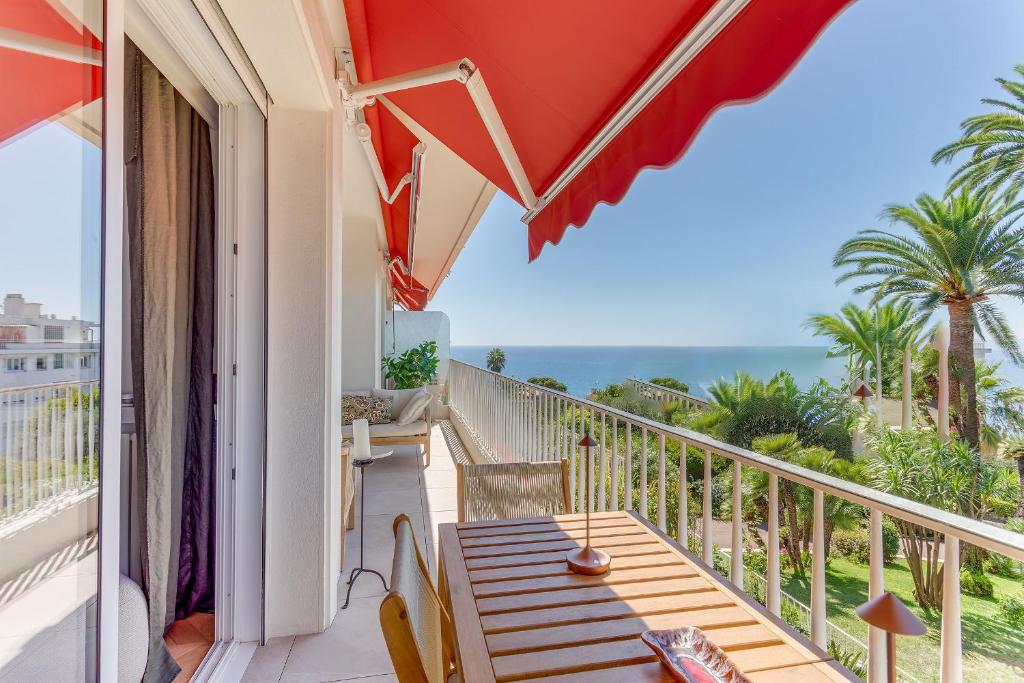 MONT BORON PALMS AP4480 by Riviera Holiday Homes