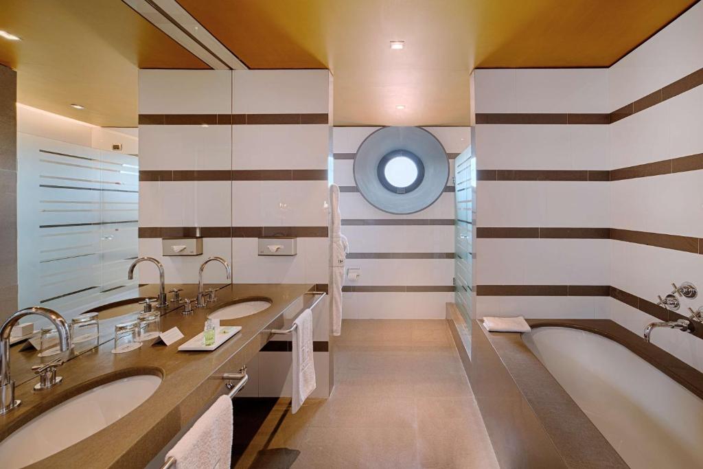 NH Bologna De La Gare - Resim 34