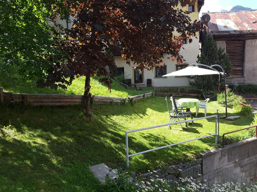 Zahrada ubytování Chesa Quadrella Zimmer mit Küchenzeile inklusive Bergbahnen im Sommer-ausser Studio