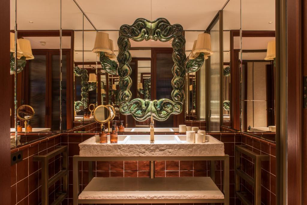 Brach Madrid - Evok Collection - 2