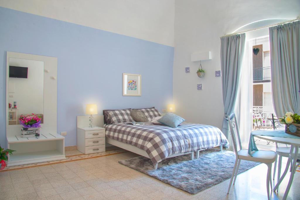 B&B Mimmo e Valeria - 带阳台的小型套房