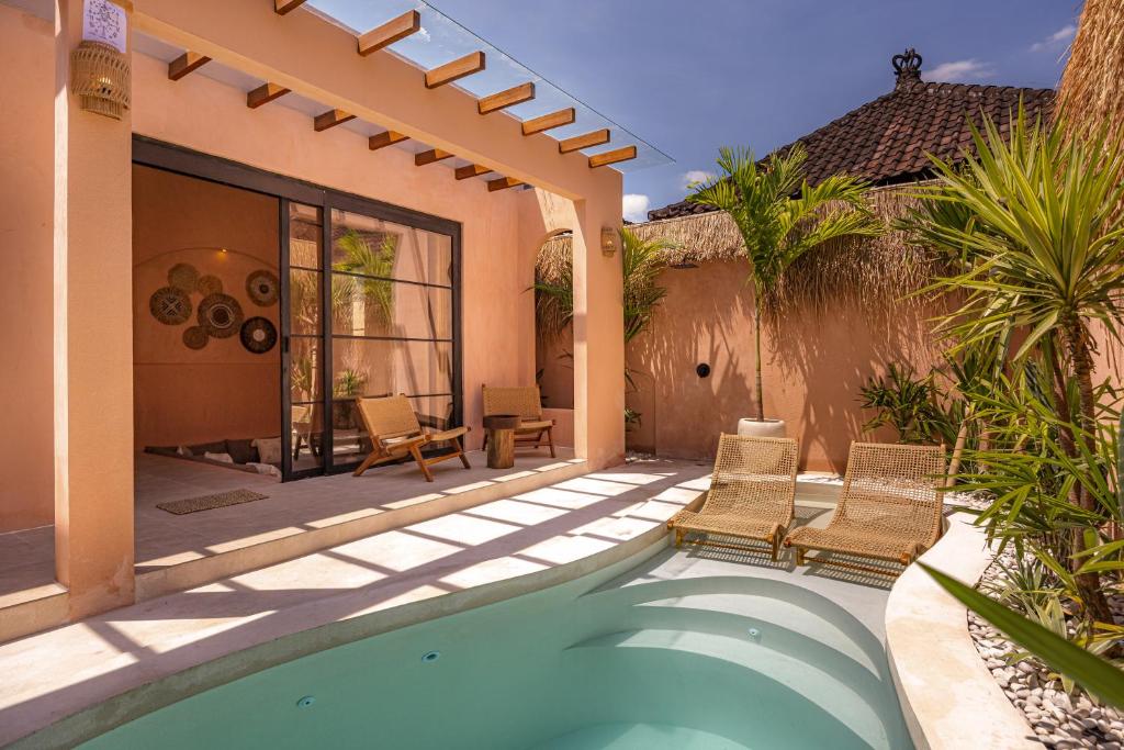 Πισίνα στο ή κοντά στο Villa Terralume - Modern 1BRVilla Ocean Breeze in Kedungu