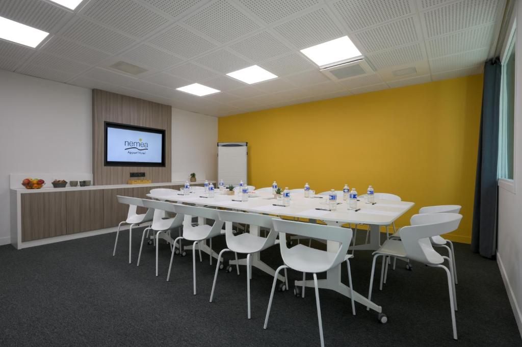 Nemea Appart Hotel So Cloud Lyon Gare Part-Dieu - Resim 6