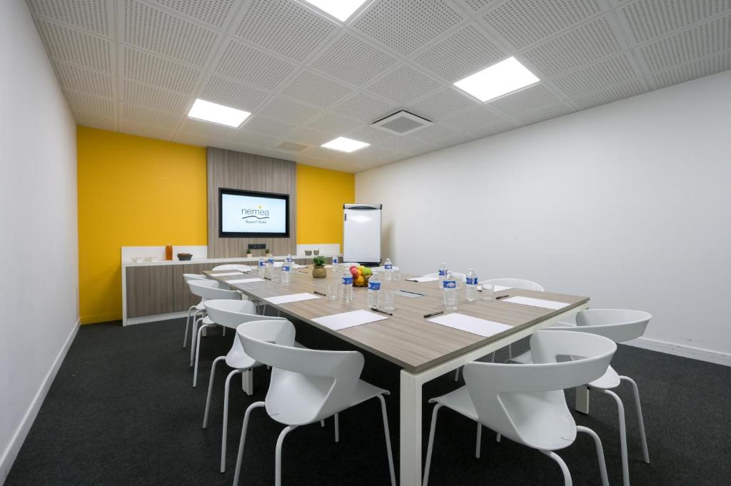 Nemea Appart Hotel So Cloud Lyon Gare Part-Dieu - Resim 35