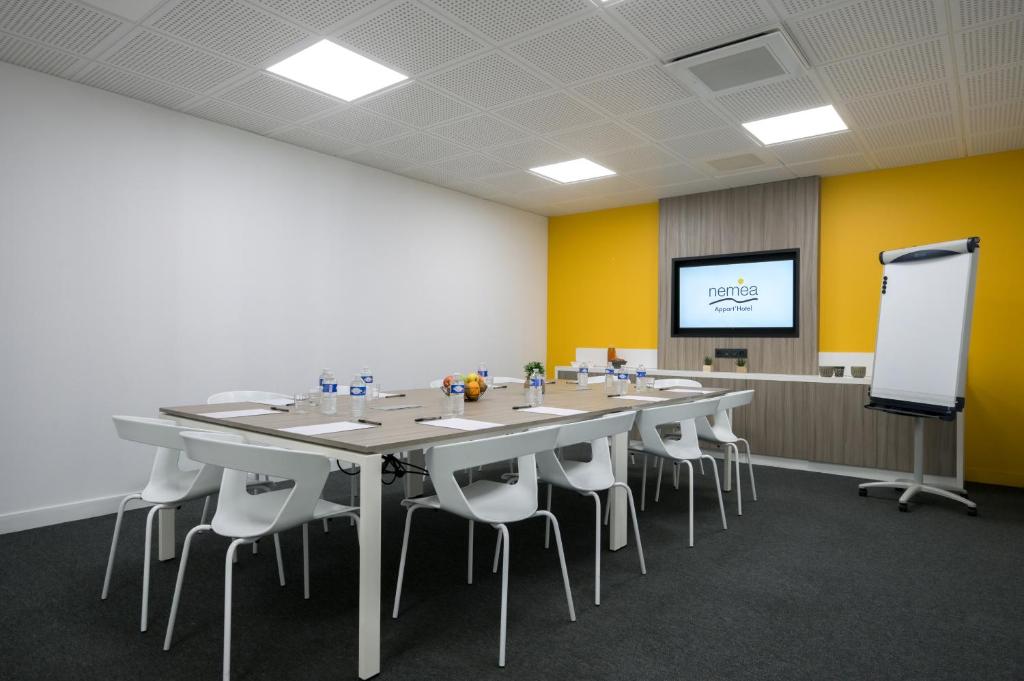 Nemea Appart Hotel So Cloud Lyon Gare Part-Dieu - Resim 33