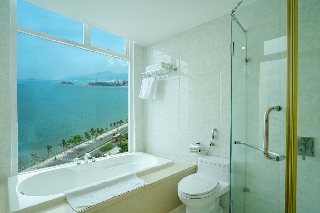 Phòng Deluxe 3 Người Nhìn Ra Biển