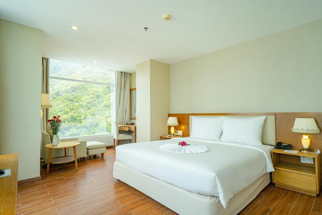 Phòng Deluxe Giường Đôi Nhìn Ra Biển