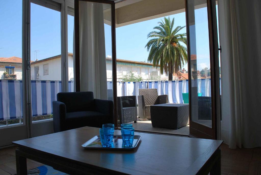 Gallery image of Grand Appartement Terrasse Parking in Nice