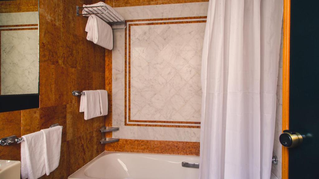 Koupelna v ubytování Grand Hotel Excelsior