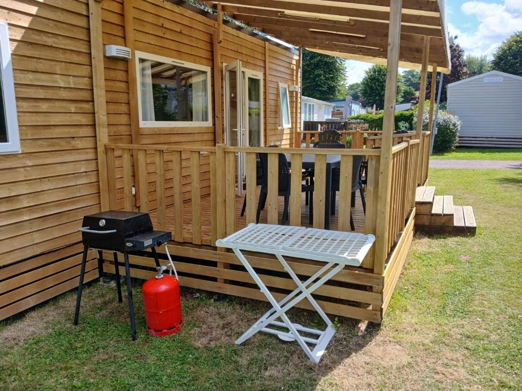 Patio nebo venkovní prostory v ubytování Houlgate - 360 - Mobilhome CONFORT 3 chambres 6 personnes Camping 5 étoiles