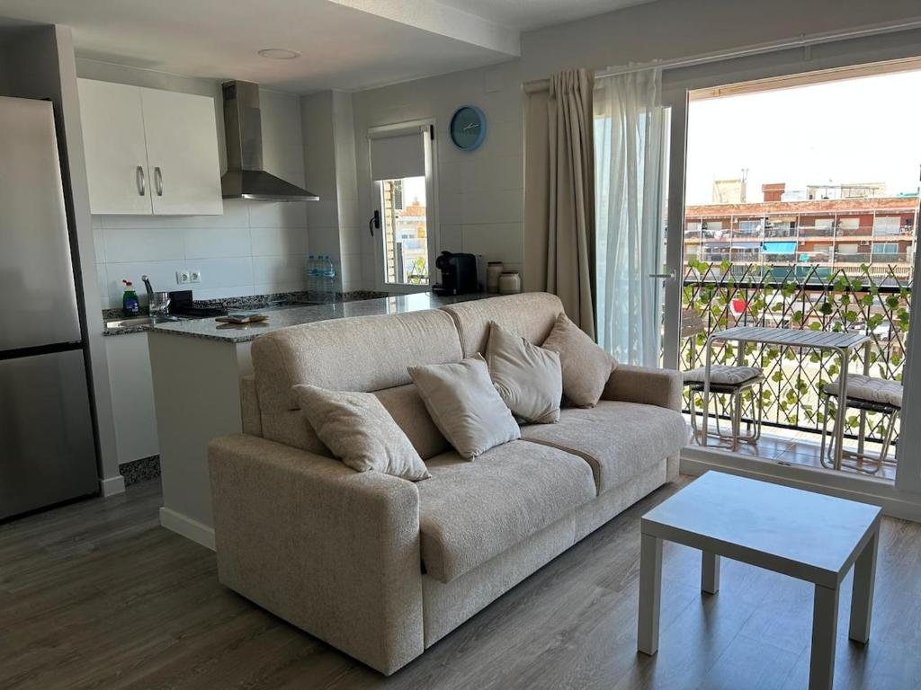 Bright accommodation next to the Turia Gardens