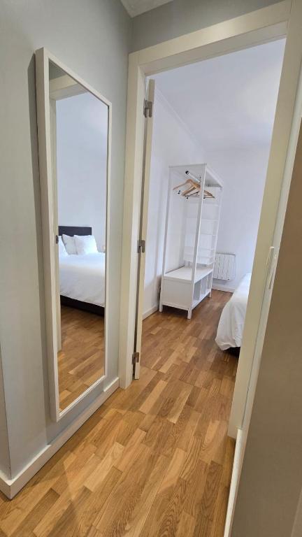 City Living 1BR in Expo Center