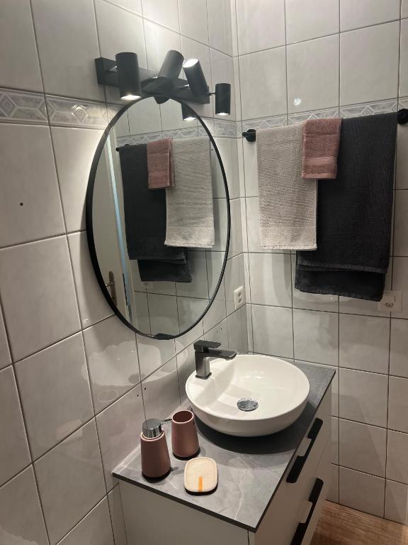 Ambiente Appartement C2 - moderne Ferienwohnung mit Terrasse in Leukerbad - Resim 12