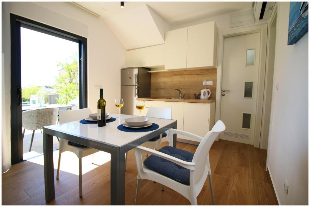 Royal Primošten - Apartment Mit 1 Schlafzimmer Und Terrasse