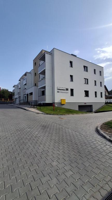 Το κτήριο όπου στεγάζεται  το διαμέρισμα