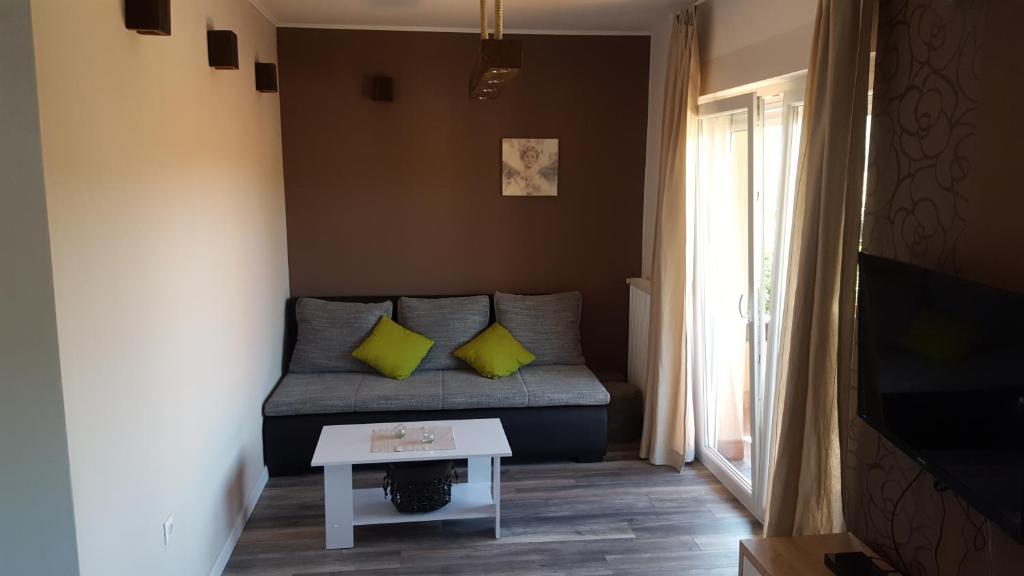 Apartmani Tuheljske - Apartment With Balcony