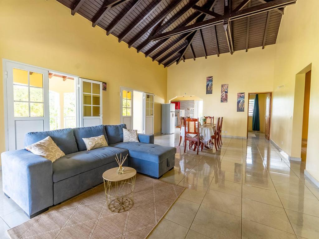 Et opholdsområde på Logement Solèy Rivyè- 3 chambres