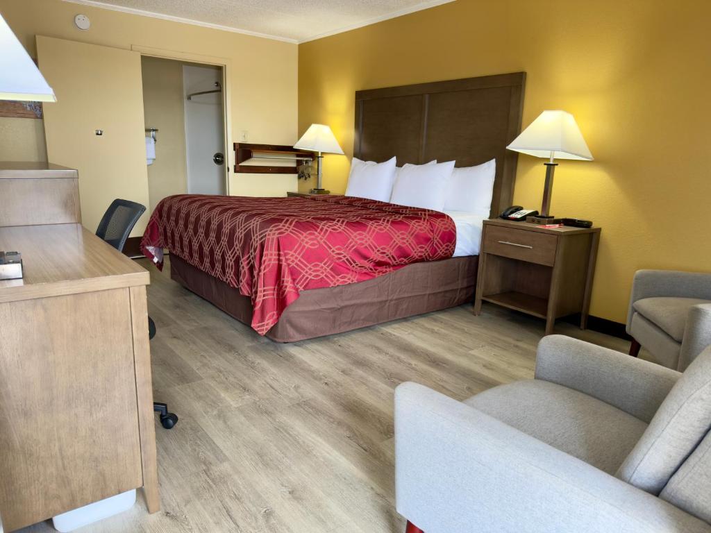 Econo Lodge Lenoir City - Knoxville Area photo