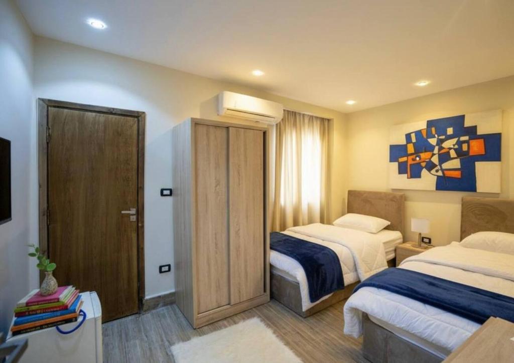 Bedouin Camp pyramids view INN - 1