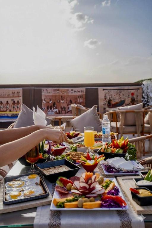 Bedouin Camp pyramids view INN - 10