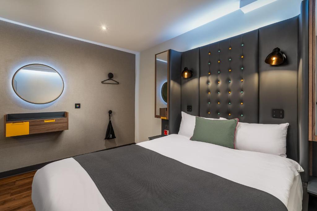 Point A Hotel London Shoreditch - Resim 27