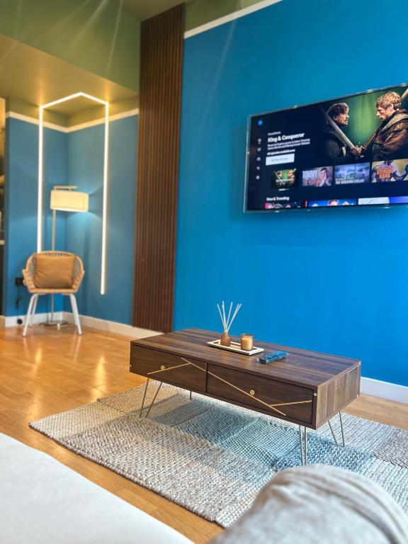 TV a/nebo společenská místnost v ubytování Central Manchester Luxury Apartment With Parking - Next To AO Arena