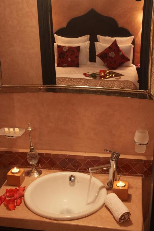 Koupelna v ubytování Riad Nesma Suites & Spa