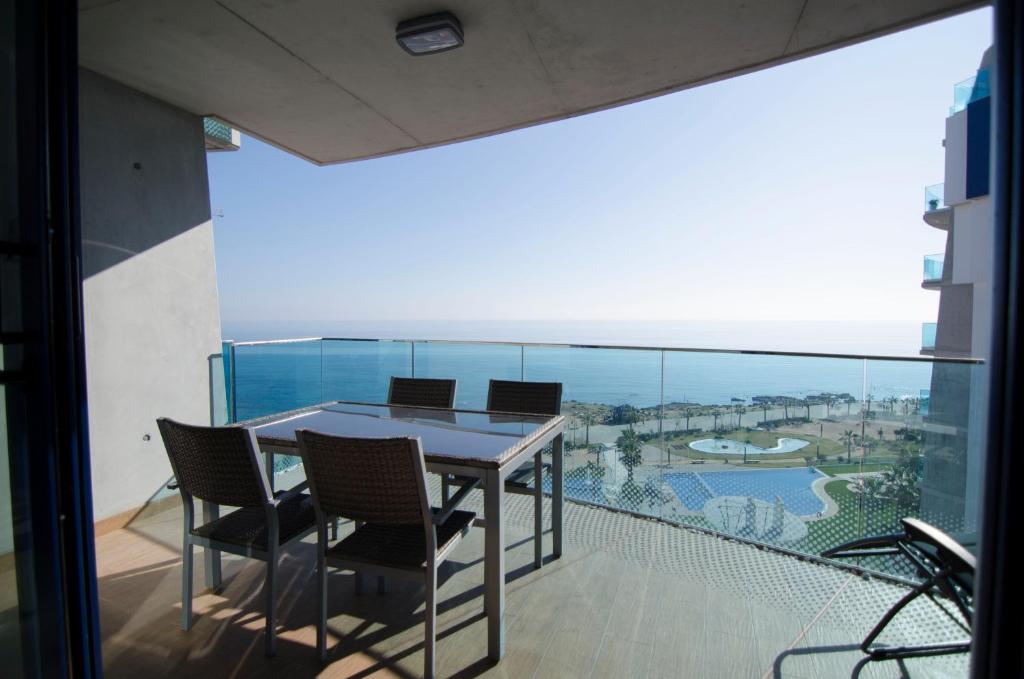 Sea Senses by Mar Holidays - Three-Bedroom Apartment With Sea View